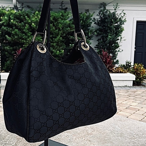 GUCCI - Limited Edition Vintage GG Shoulder Bag - Picture 6 of 12